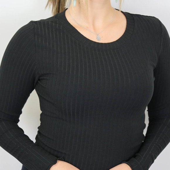 BLACK DAISY TOP - Picture 2 of 2